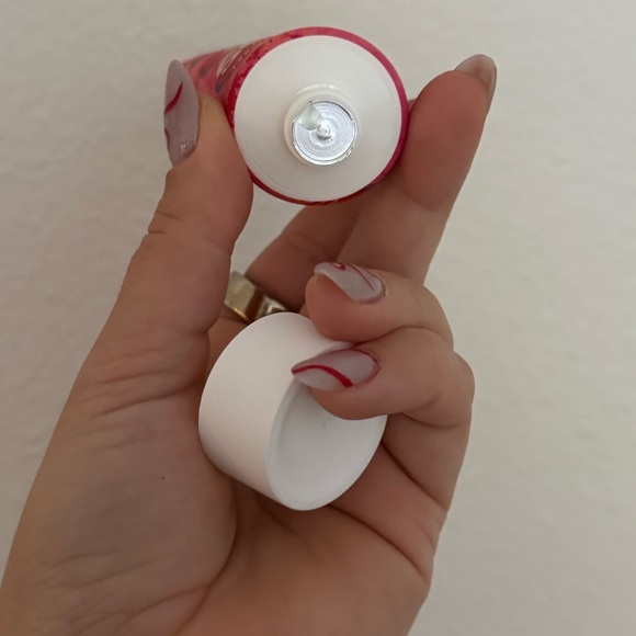 Sunday Riley Light Hearted Broad Spectrum Sunscreen - Picture 5 of 6